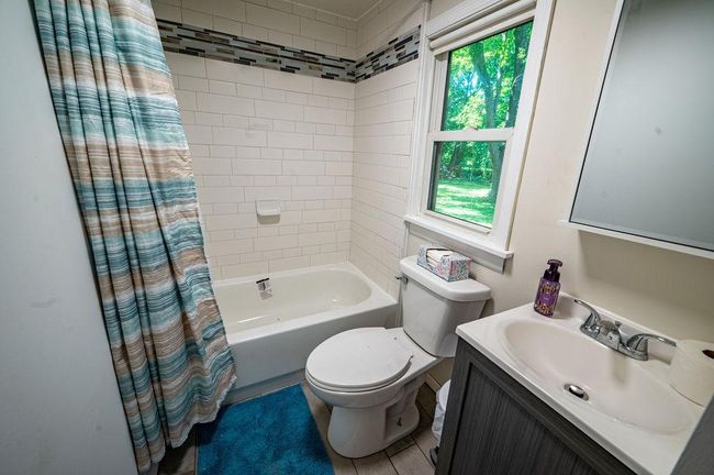 Main Level Full Bath | Image 13