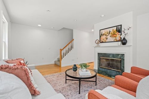 d-5 S Commons, Lincoln, MA, 01773-1114 | Card Image