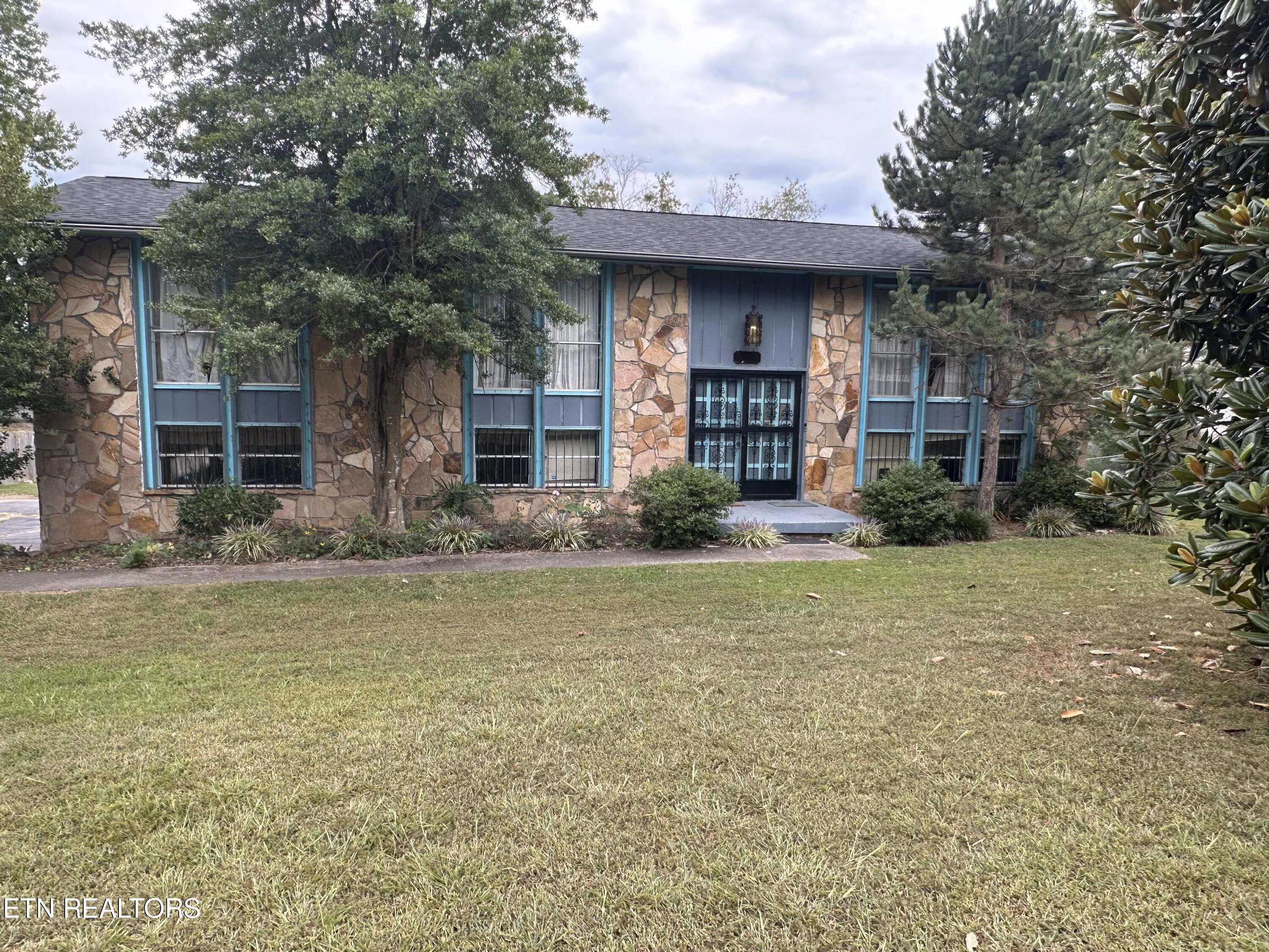 Shropshire Blvd, Powell, TN 37849