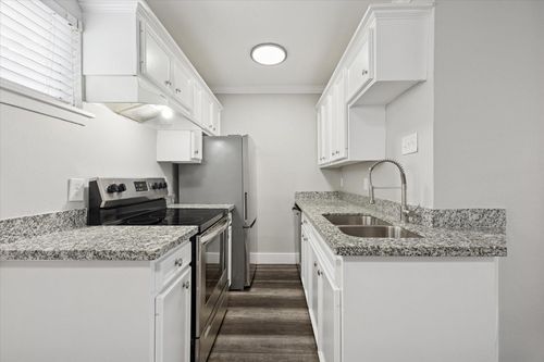 13-3618 Garrott St, Houston, TX, 77006-4482 | Card Image