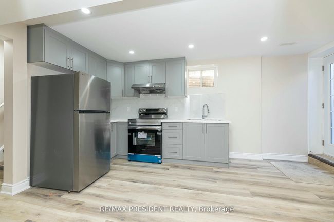 8 Troyer St, House other with 3 bedrooms, 1 bathrooms and 1 parking in Brampton ON | Image 10