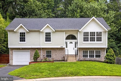 300 Park Ln, WILMINGTON, DE, 19804-2353 | Card Image
