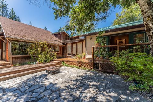 19155 Scenic Dr, Redwood Valley, CA, 95470 | Card Image