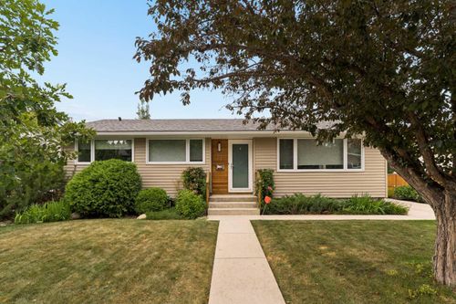 27 Gateway Dr Sw, Calgary, AB, T3E4J8 | Card Image