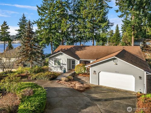 15985 Lindsey Ln Ne, Poulsbo, WA, 98370-8612 | Card Image