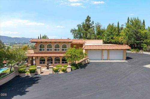 3752 Devils Garden Road, Medford, OR, 97504 | Card Image