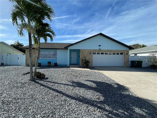 1695 N Banana River Dr, Merritt Island, FL, 32952-5625 | Card Image