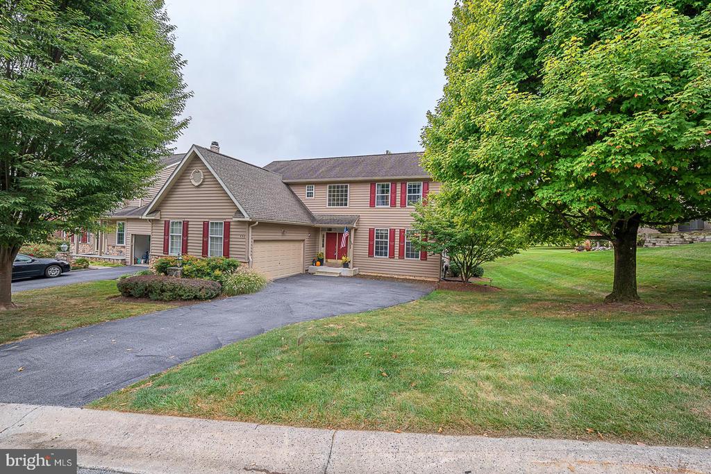 Crescent Dr, West Chester, PA 19382