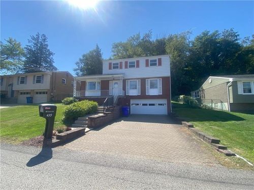 439 Crestview Dr, Pittsburgh, PA, 15239-1703 | Card Image