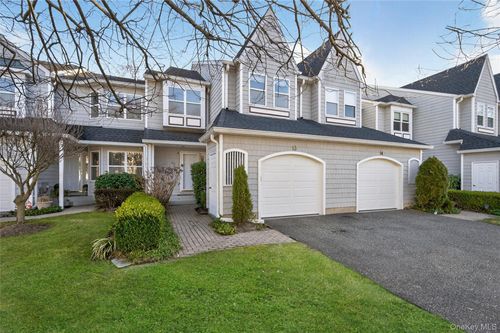 13 Parkridge Ct, Huntington, NY, 11743-3671 | Card Image