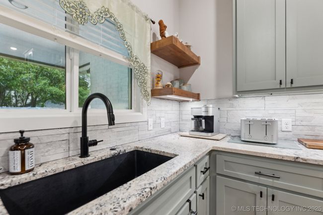 9218 N 141 St East Ave, House other with 3 bedrooms, 2 bathrooms and null parking in Owasso OK | Image 11