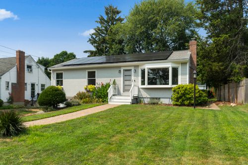 152 Old Evarts Ln, Mystic, CT, 06355-2218 | Card Image