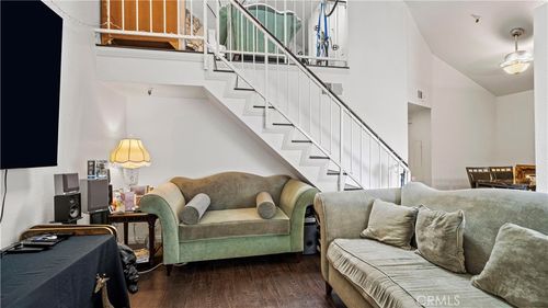 apt-324-6140 Rugby Ave, Huntington Park, CA, 90255-7115 | Card Image