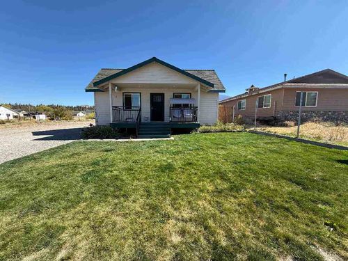 1379 Oak Street, Weed, CA, 96094 | Card Image