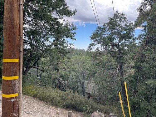 33462 Angeles Dr, Green Valley Lake, CA, 92341 | Card Image