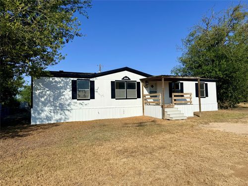 414 Avenue F, Lexington, TX, 78947-5377 | Card Image