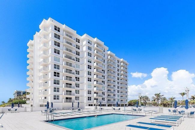 APT-605 - 4505 S Ocean Blvd, Condo with 2 bedrooms, 2 bathrooms and null parking in Highland Beach FL | Image 4
