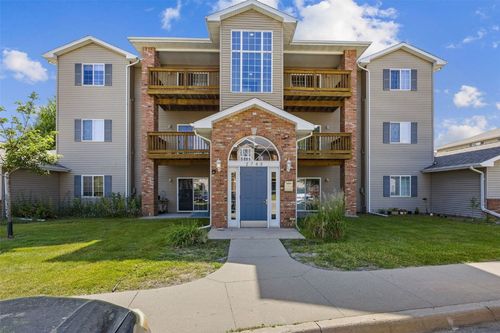 unit-1-2743 Triple Crown Ln, Iowa City, IA, 52240-7244 | Card Image
