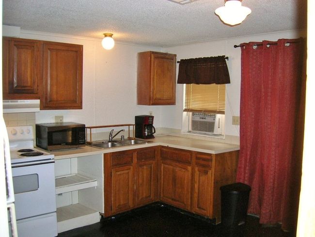205 E Elm St, House other with 1 bedrooms, 1 bathrooms and null parking in Burnet TX | Image 7