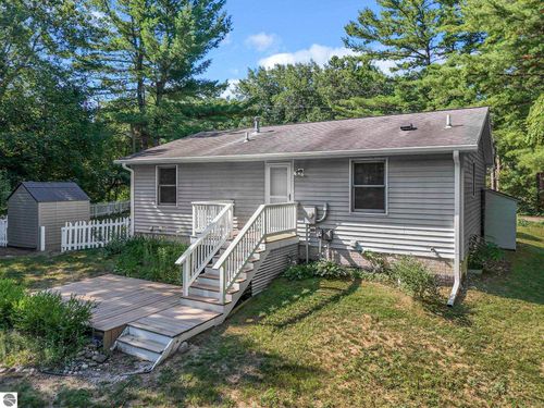 2020 Cove Dr, Traverse City, MI, 49685-8391 | Card Image