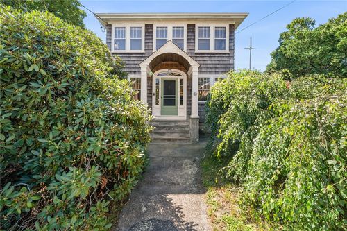 84 Alden Ave, Warwick, RI, 02889-5705 | Card Image