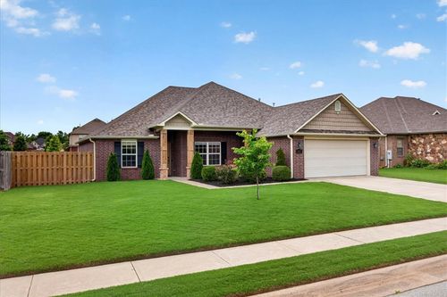 112 Sussex Ave, Lowell, AR, 72745-8894 | Card Image