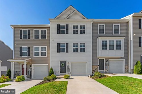 192 Tate Manor Dr, CHARLES TOWN, WV, 25414-1010 | Card Image