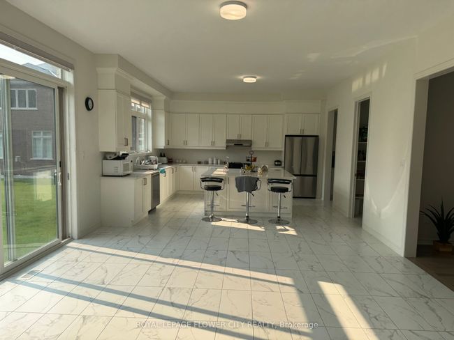 32 Twinleaf Cres, House other with 5 bedrooms, 5 bathrooms and 6 parking in Tottenham ON | Image 5