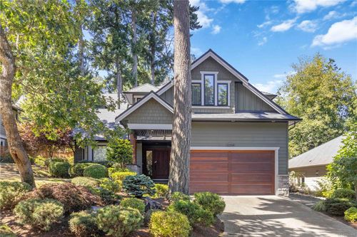 2204 Chilco Rd, View Royal, BC, V9B6S4 | Card Image
