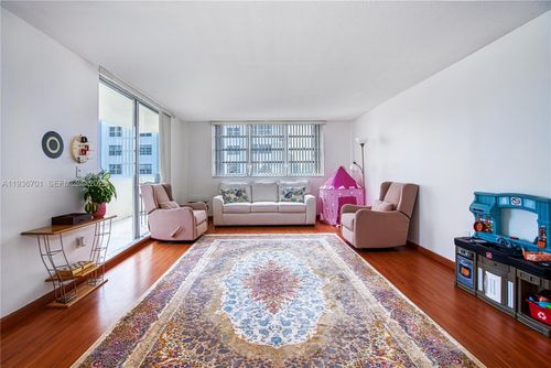 apt-902-1833 S Ocean Dr, Hallandale Beach, FL, 33009-4910 | Card Image