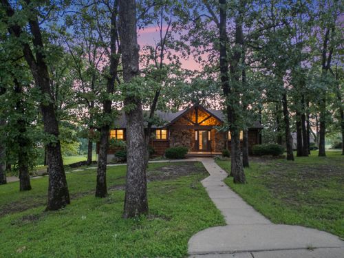 1004 White Oak Dr, El Dorado Springs, MO, 64744-1074 | Card Image