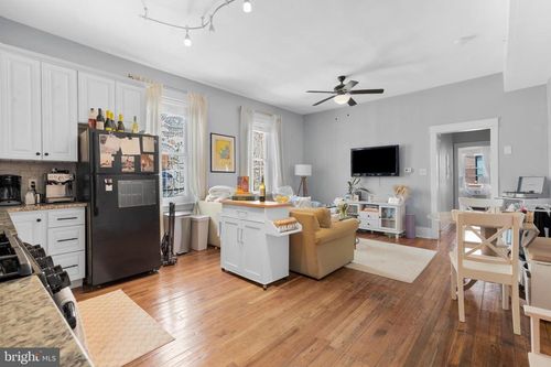fl2-508 Bainbridge St, PHILADELPHIA, PA, 19147-2258 | Card Image