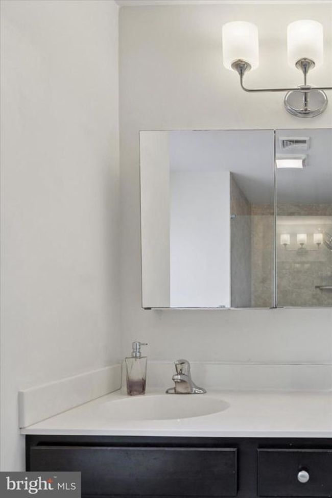 379 E Elm St, Townhouse with 3 bedrooms, 3 bathrooms and null parking in CONSHOHOCKEN PA | Image 32