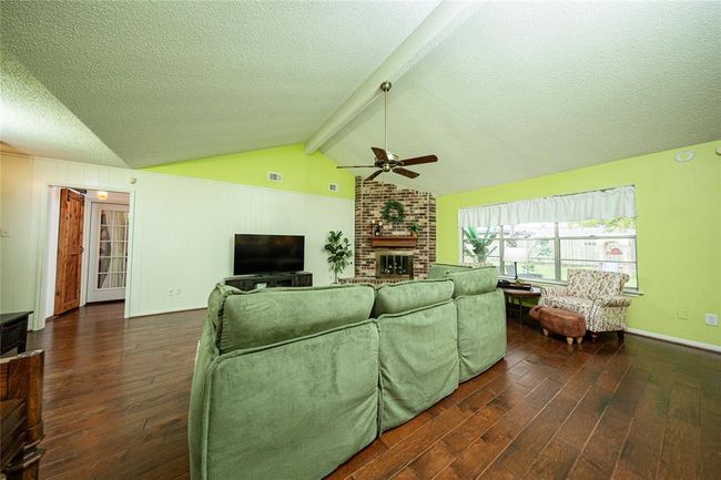 Large windows provide plenty of natural light. | Image 5