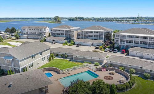 7-930 W Savidge St, Spring Lake, MI, 49456-1691 | Card Image
