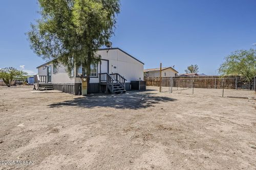 2662 W Golda St, Tucson, AZ, 85705-1114 | Card Image