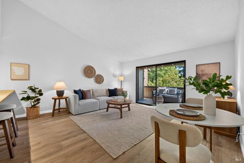 31 Arbor Ct, Cotati, CA, 94931-5125 | Card Image