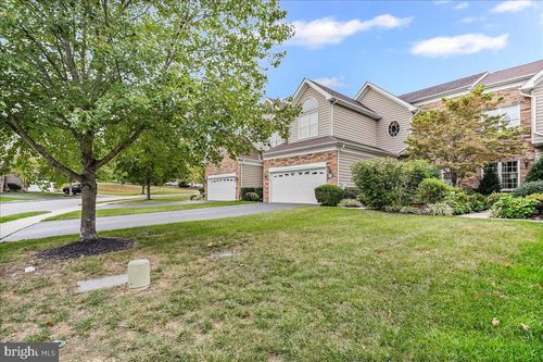 4 Sloan Rd, West Chester, PA, 19382-4304 | Card Image