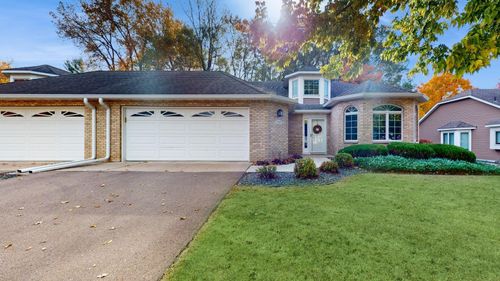 592 Terrace Courte, Roseville, MN, 55113 | Card Image