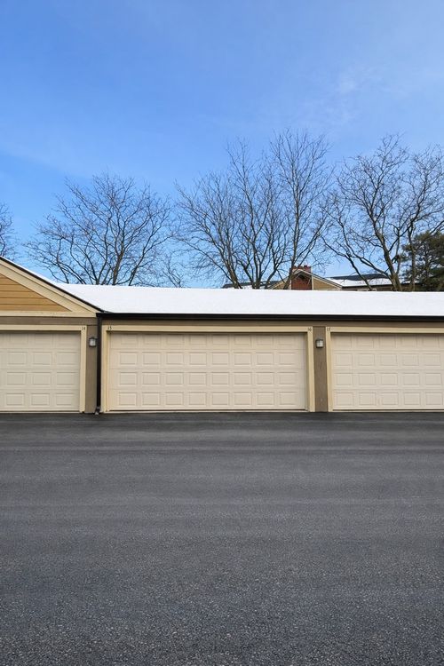 g15-16-122 Glengarry Dr, Bloomingdale, IL, 60108-2609 | Card Image