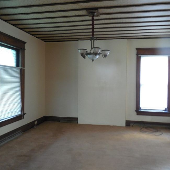 409 E Wallace Ave, House other with 5 bedrooms, 2 bathrooms and 2 parking in New Castle PA | Image 8