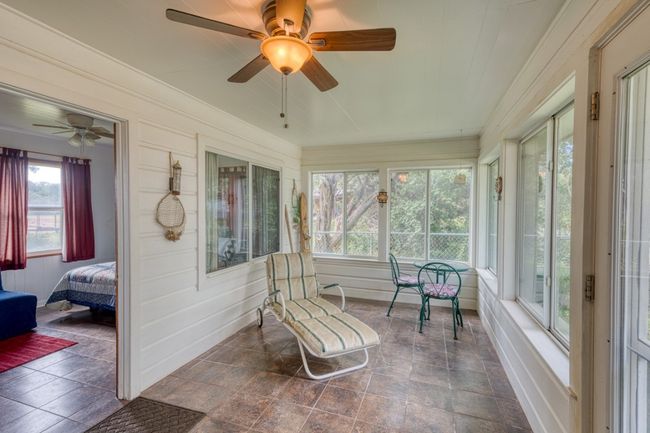 Sunroom in Guest House | Image 27