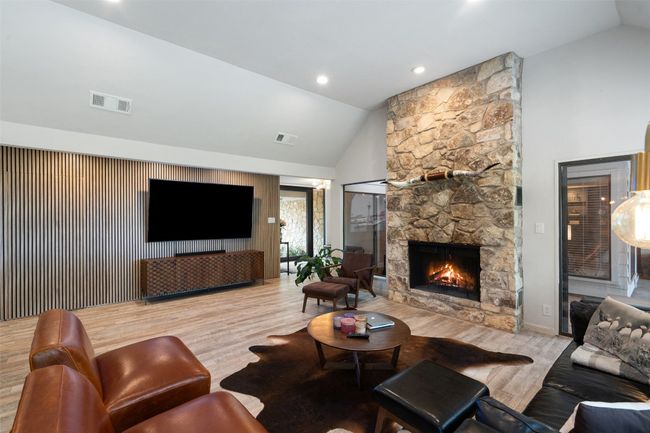 113 Comet, House other with 3 bedrooms, 2 bathrooms and 5 parking in Lakeway TX | Image 8