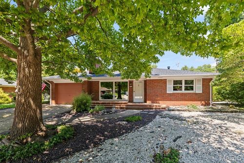 27 Chadwick Dr, Belleville, IL, 62223-3603 | Card Image