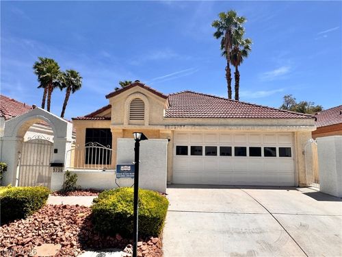 5236 Crooked River Cir, Las Vegas, NV, 89149-6421 | Card Image