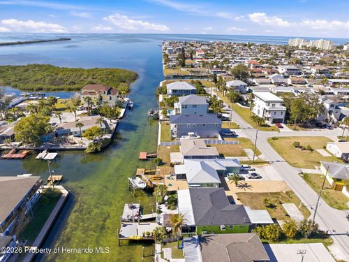 6424 Boatyard Dr, HUDSON, FL, 34667-1595 | Card Image