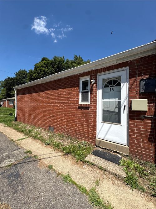 19-19 Pennridge Ct, Penn Hills, PA, 15235-3854 | Card Image