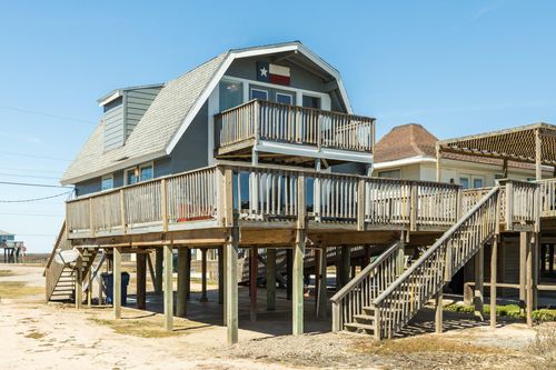 2730 Swan Ct, Surfside Beach, TX, 77541-8517 | Card Image