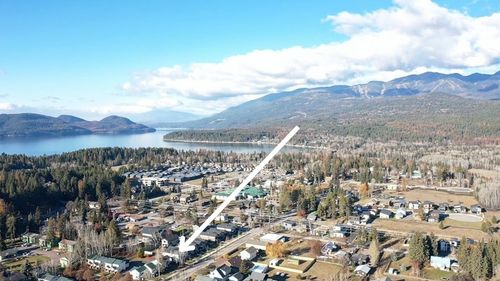 526 Colorado Ave, Whitefish, MT, 59937-3405 | Card Image