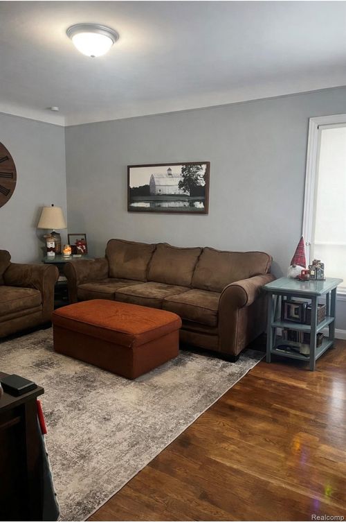 15854 Englewood Ave, Allen Park, MI, 48101-1764 | Card Image